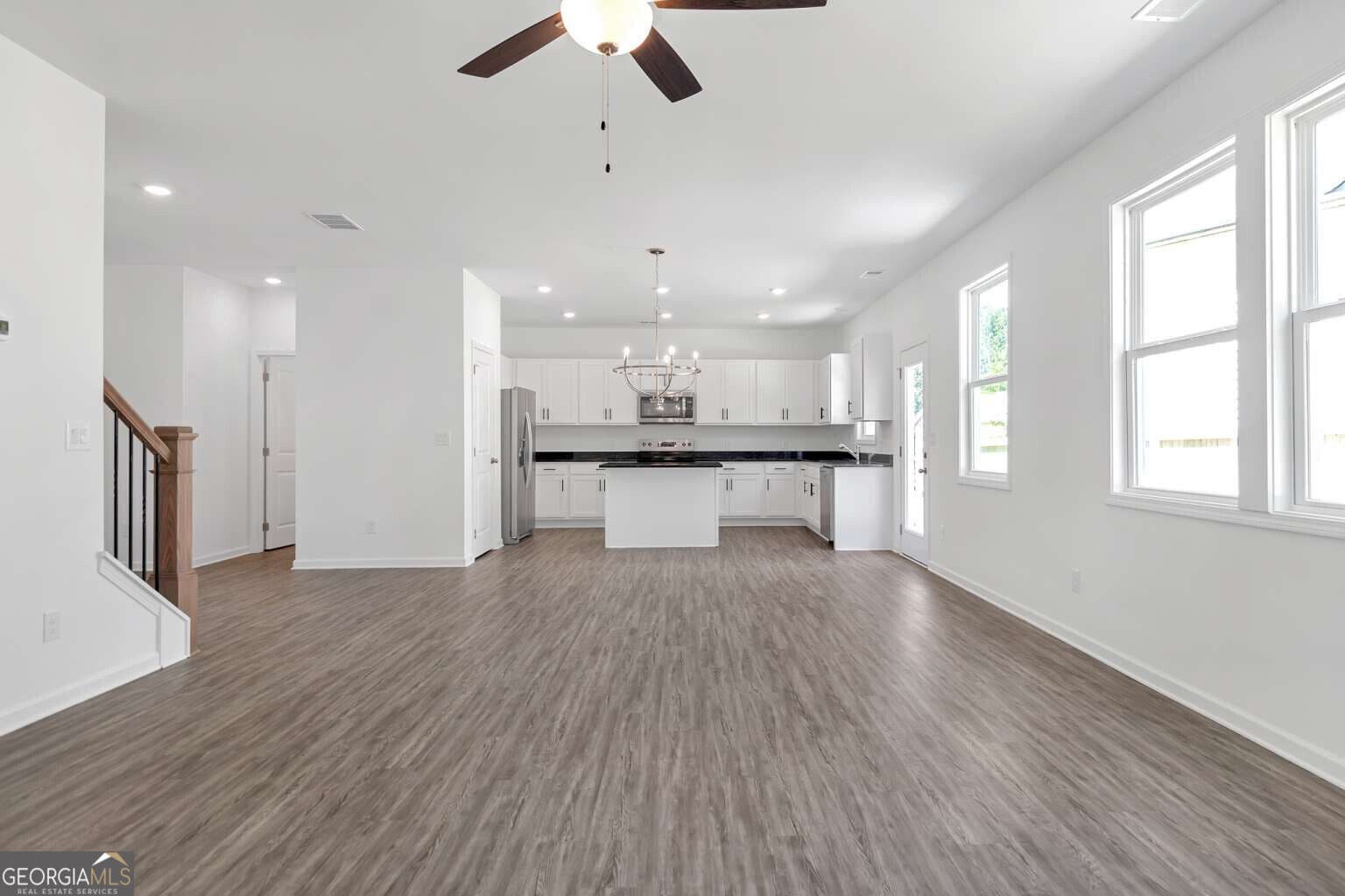 5 bedroom, 3 bathroom, 2,129 sq ft single family residence for sale at 1015 Avalon Terrace, Fairburn, GA 30213 — photo 6