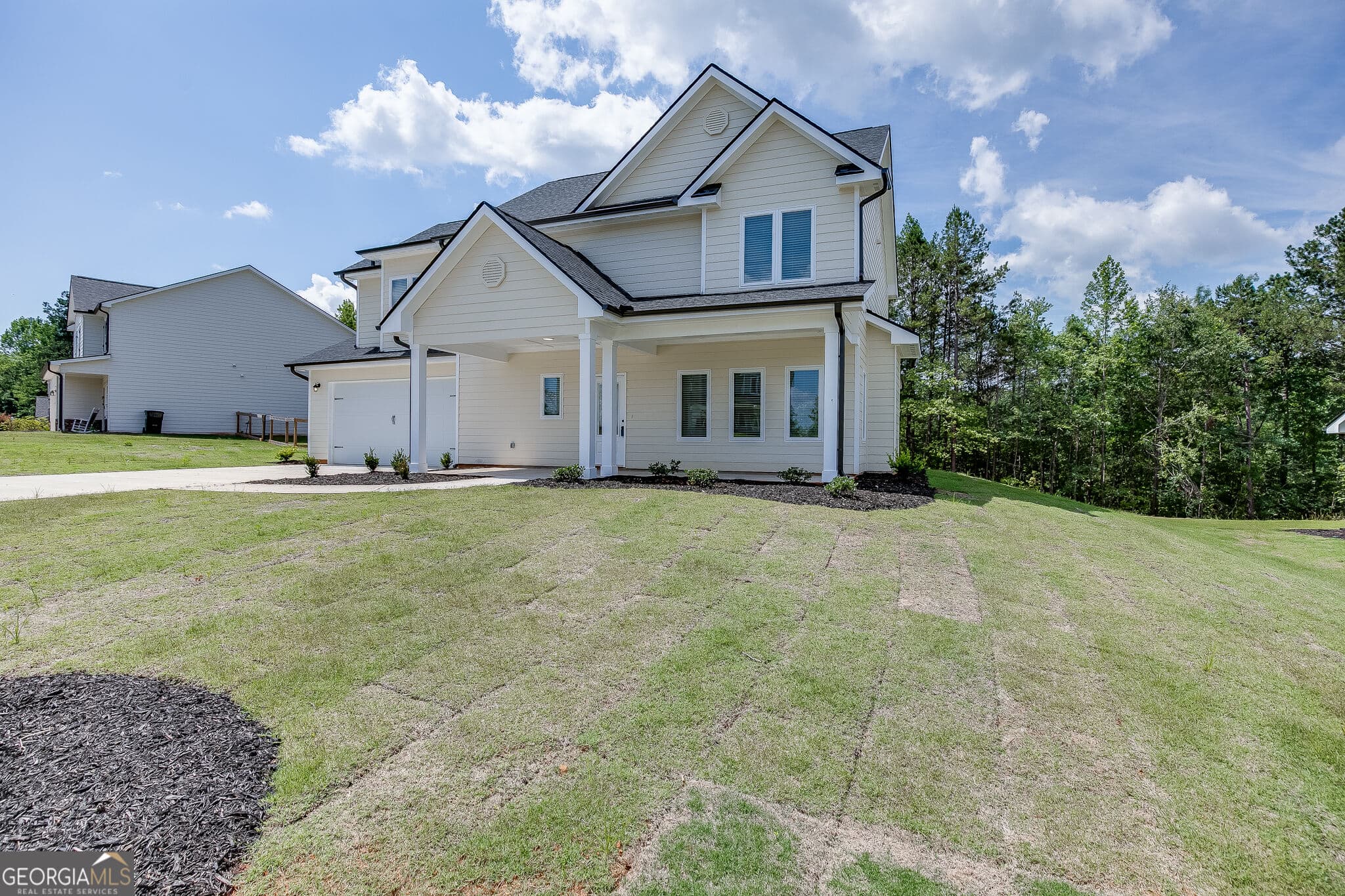 4 bedroom, 2.5 bathroom, 2,201 sq ft single family residence for sale at 119 Boulder Drive, Toccoa, GA 30577 — photo 3