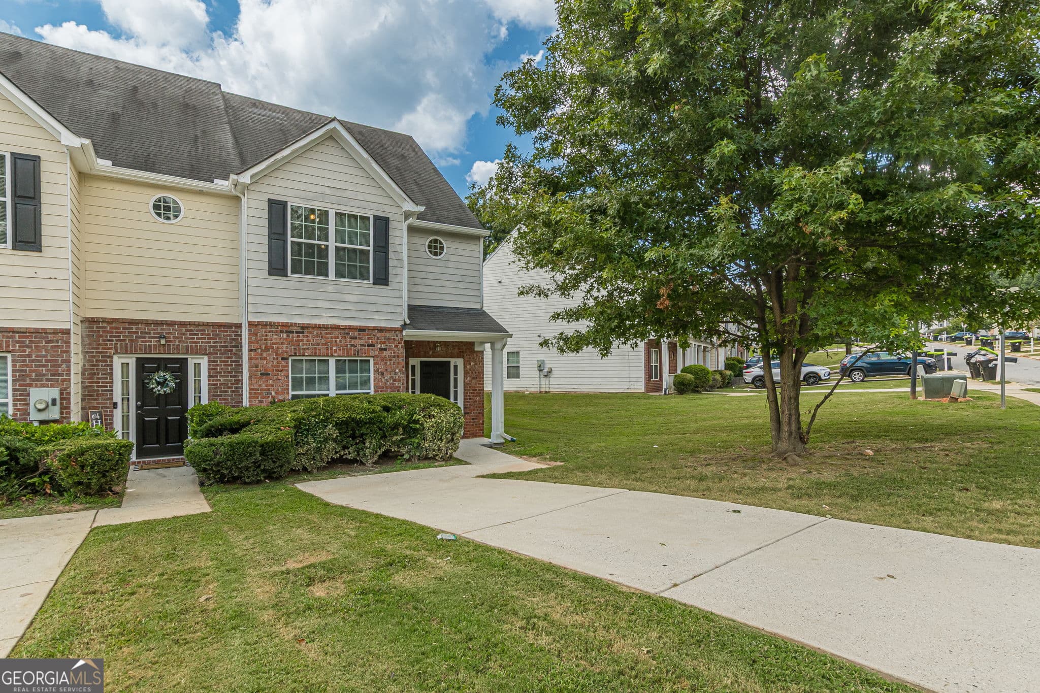 4 bedroom, 2.5 bathroom, 1,528 sq ft townhouse for rent at 274 Brookview Drive, Riverdale, GA 30274 for $1,500 a month — photo 2