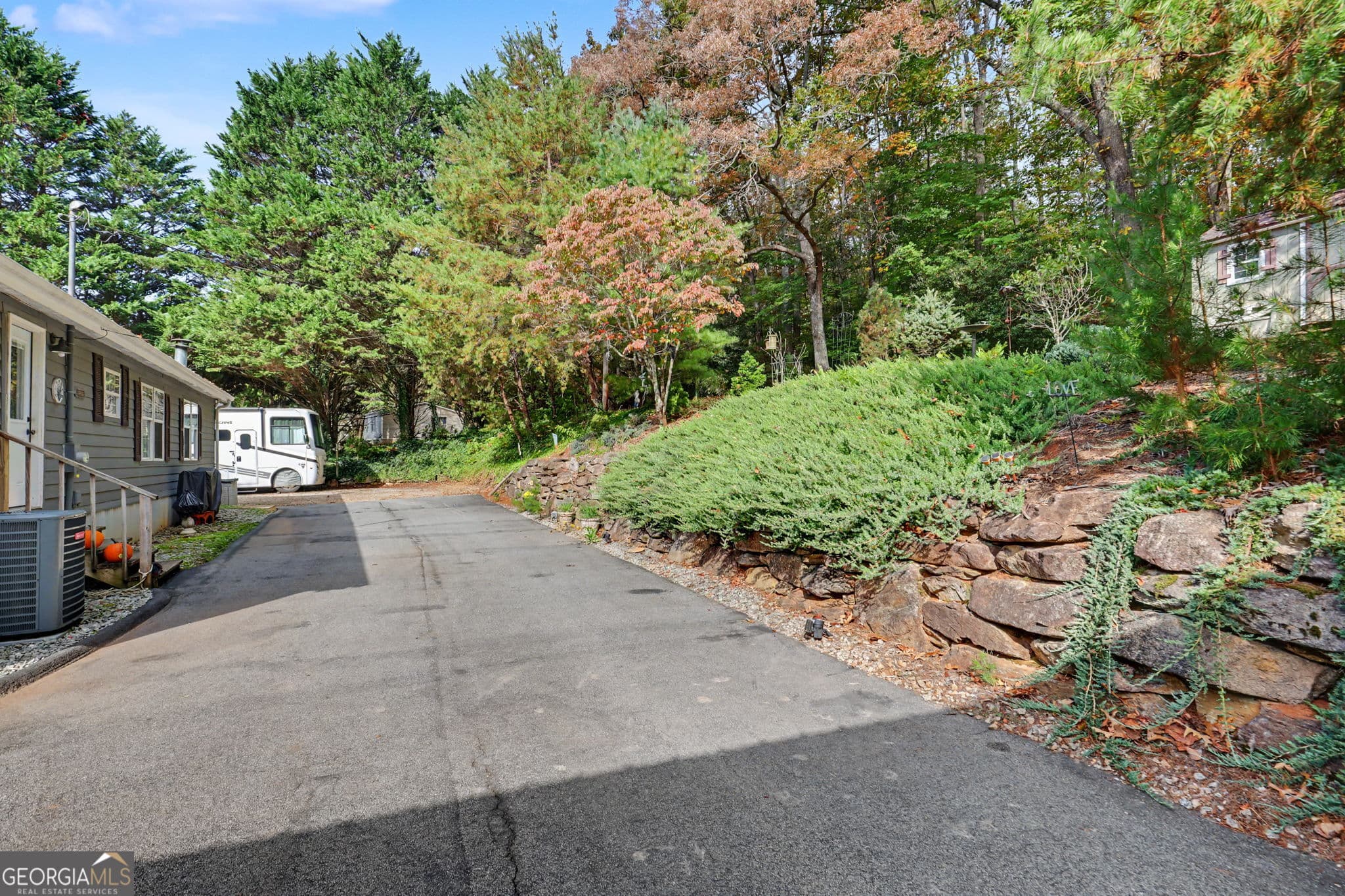 3 bedroom, 2 bathroom, 1,593 sq ft manufactured home,single family residence for sale at 124 Spring Valley Lane, Otto, NC 28763 — photo 7