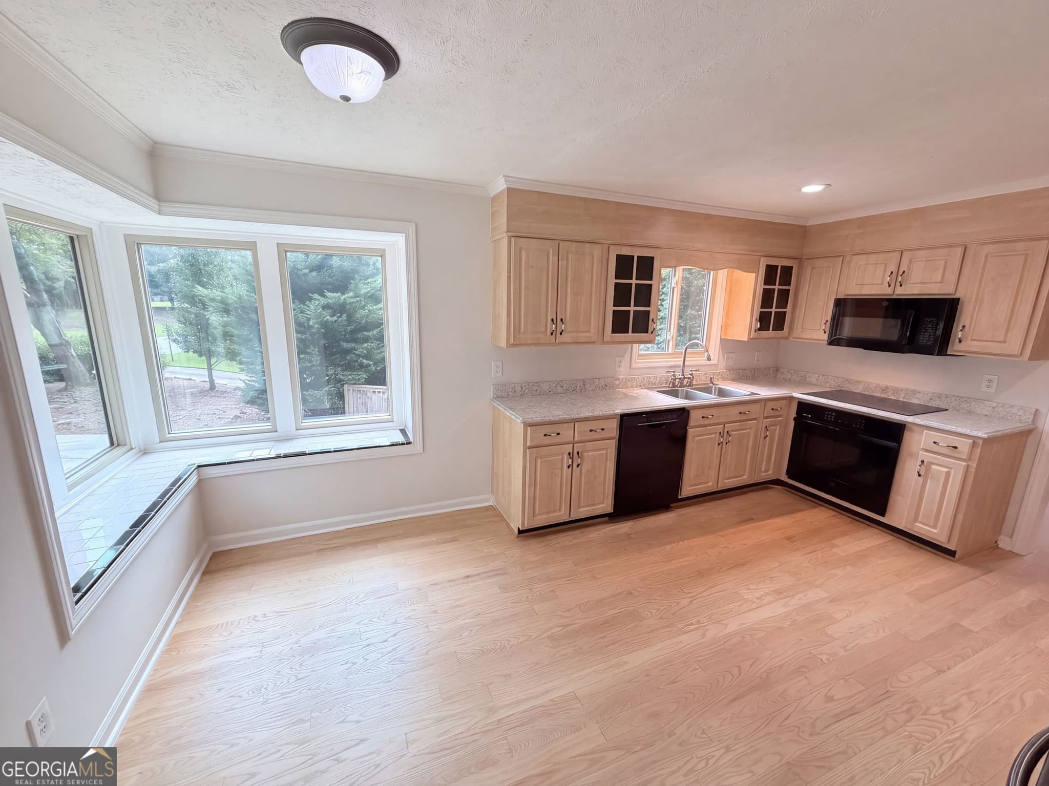 4 bedroom, 3 bathroom, 2,769 sq ft single family residence for sale at 3962 Spalding Hollow, Peachtree Corners, GA 30092 — photo 2