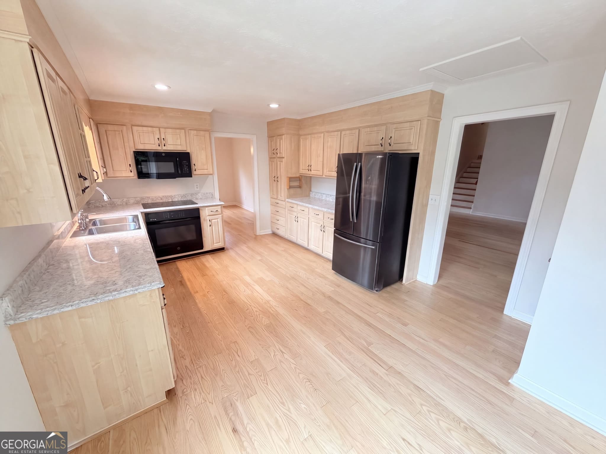 4 bedroom, 3 bathroom, 2,769 sq ft single family residence for sale at 3962 Spalding Hollow, Peachtree Corners, GA 30092 — photo 8
