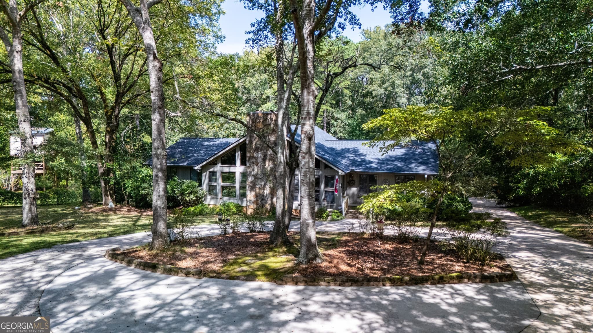 6 bedroom, 4.5 bathroom, 4,336 sq ft single family residence for sale at 4004 White Oak Lane, Lagrange, GA 30240 — photo 3