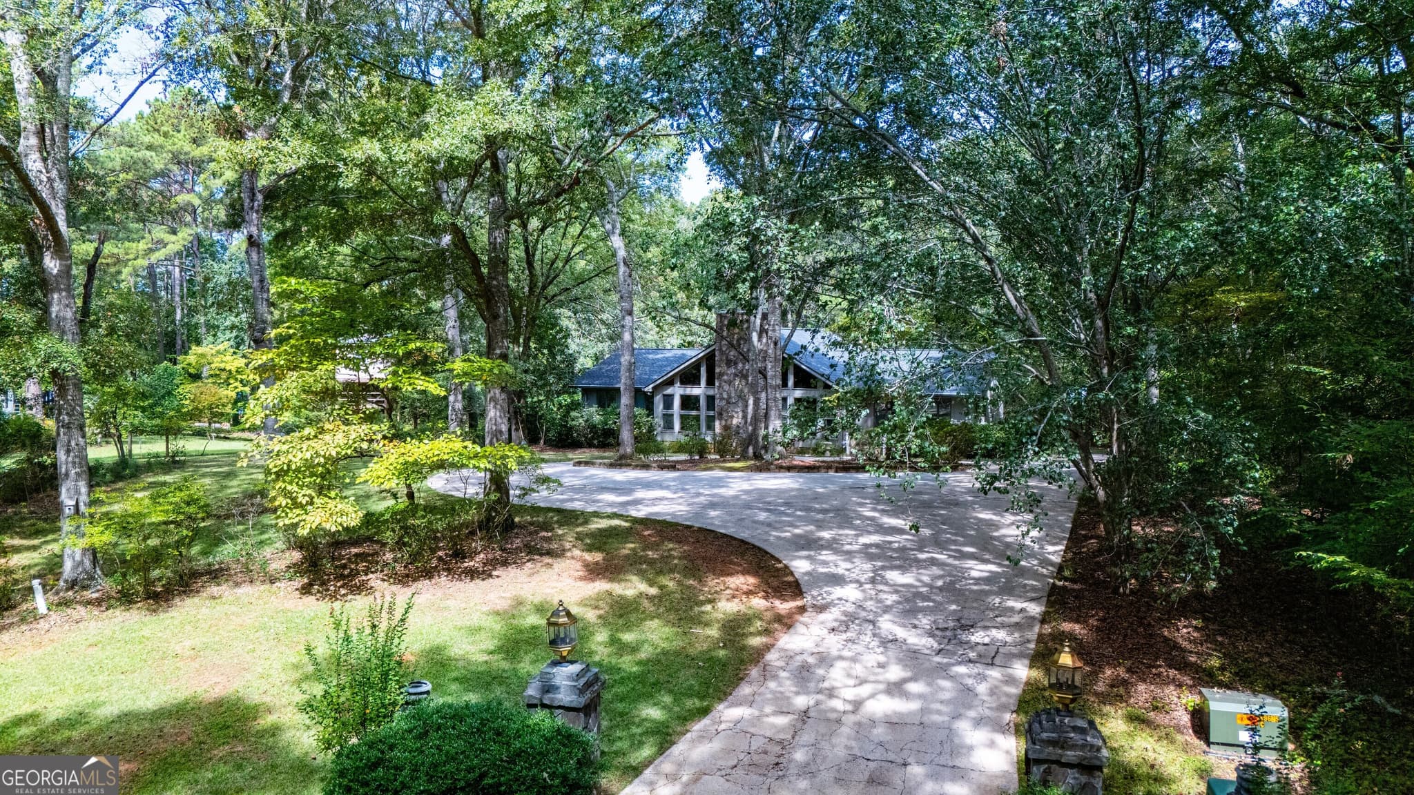 6 bedroom, 4.5 bathroom, 4,336 sq ft single family residence for sale at 4004 White Oak Lane, Lagrange, GA 30240 — photo 4