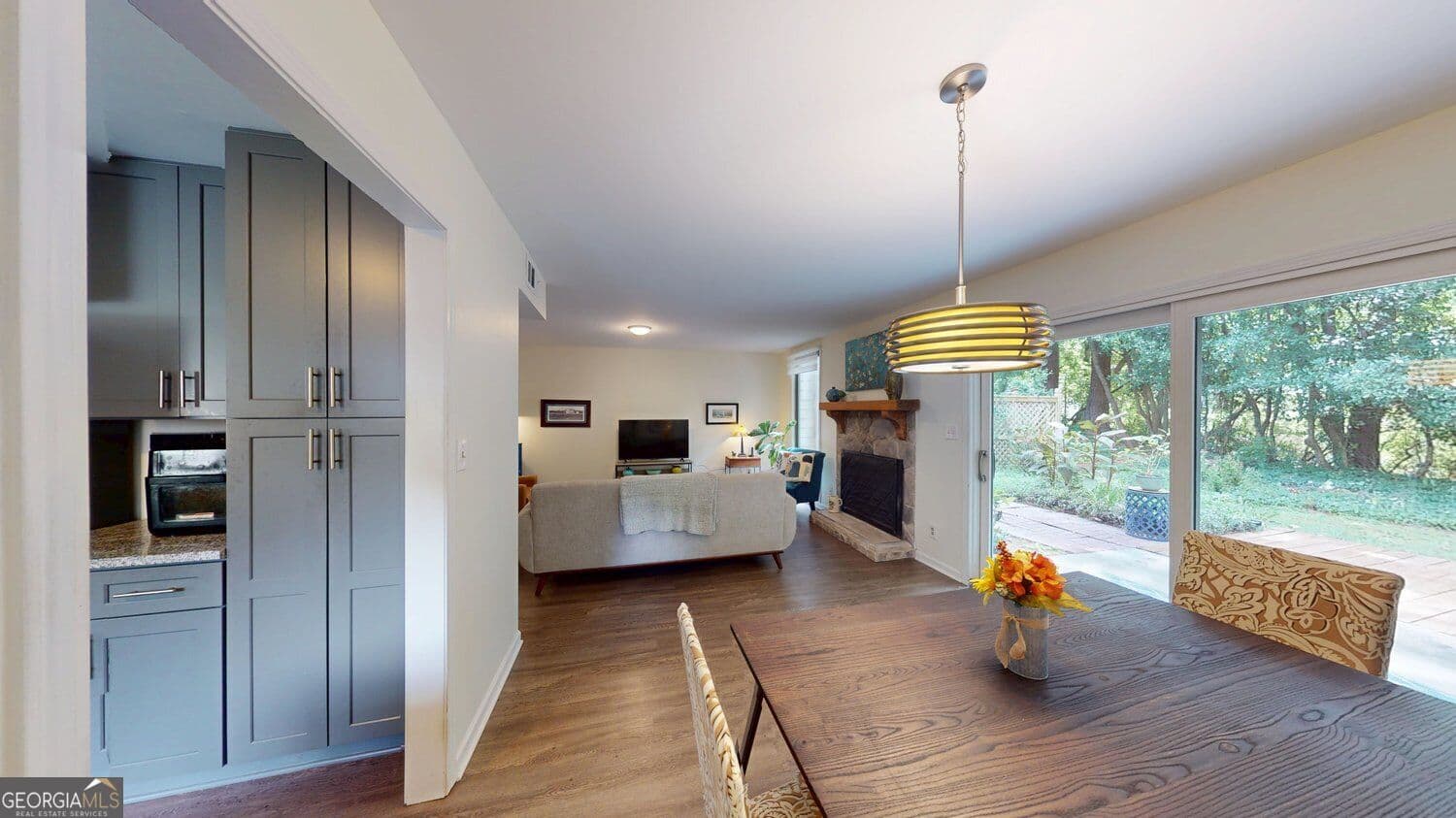 3 bedroom, 2.5 bathroom, 2,131 sq ft condominium for sale at 6176 Brookwood Road, Peachtree Corners, GA 30092 — photo 7