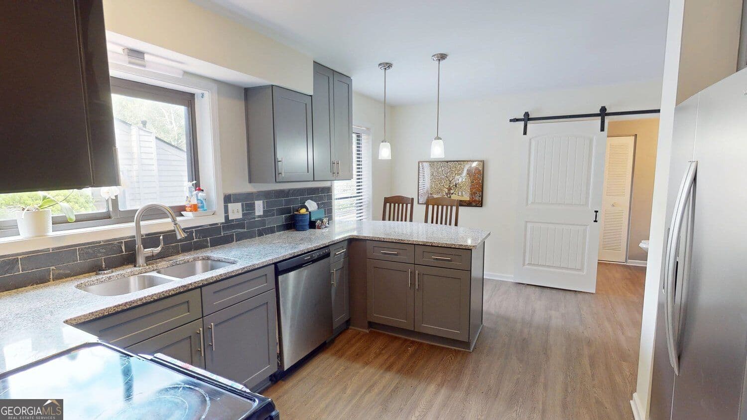 3 bedroom, 2.5 bathroom, 2,131 sq ft condominium for sale at 6176 Brookwood Road, Peachtree Corners, GA 30092 — photo 5