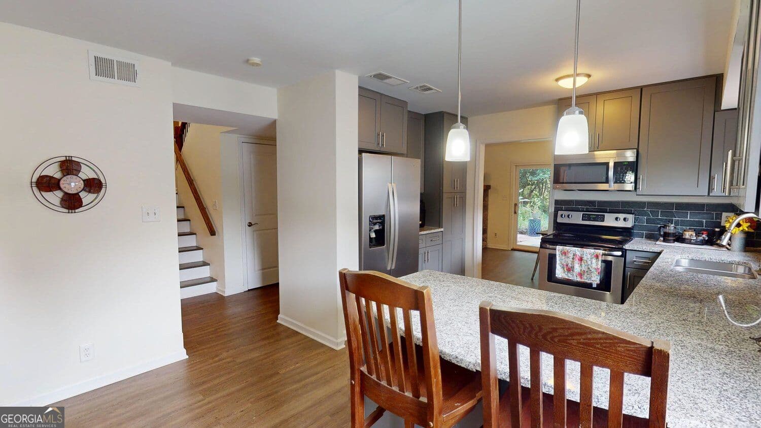 3 bedroom, 2.5 bathroom, 2,131 sq ft condominium for sale at 6176 Brookwood Road, Peachtree Corners, GA 30092 — photo 9