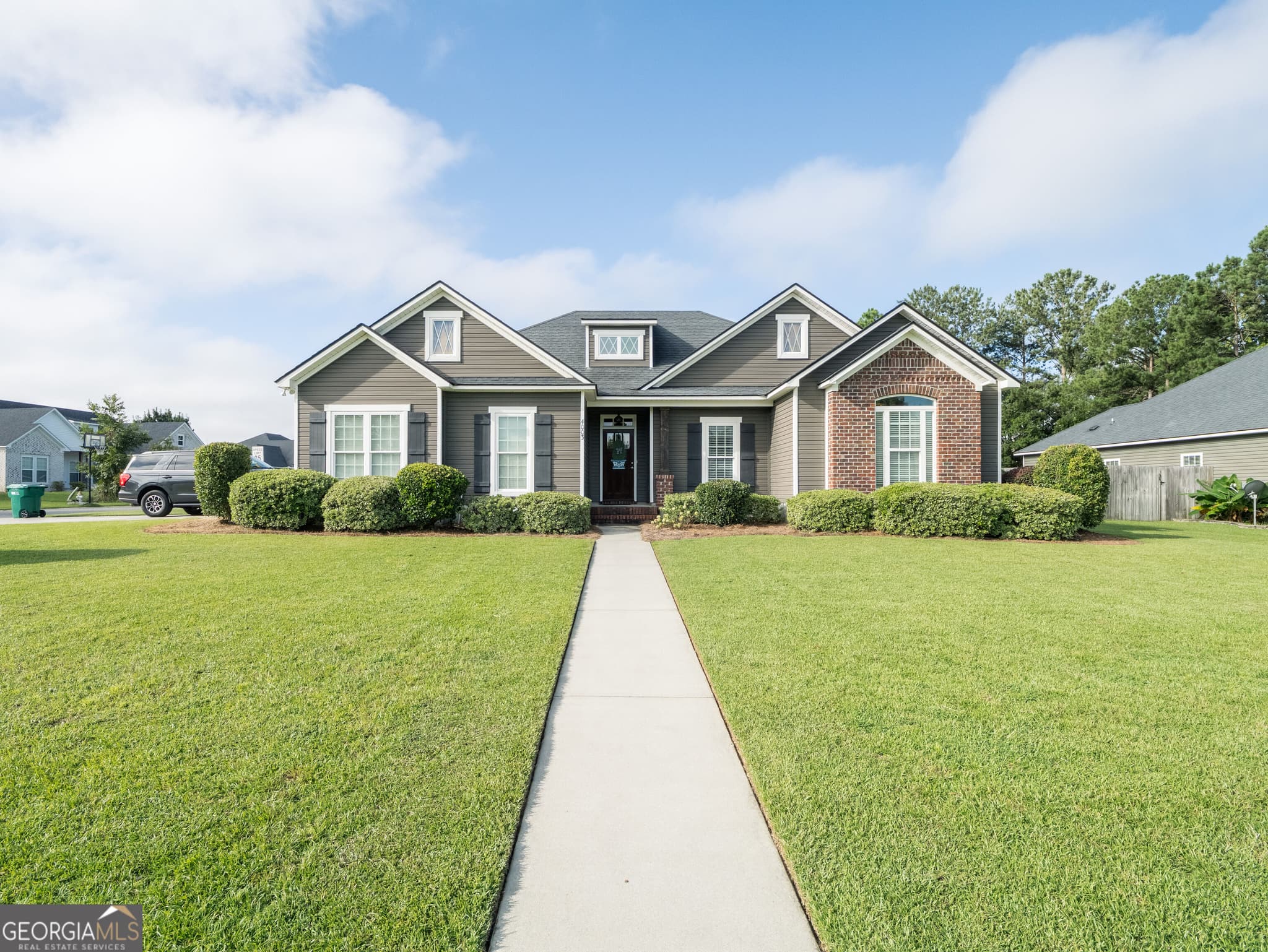 4 bedroom, 3.5 bathroom, 1,996 sq ft single family residence for sale at 4003 Gramercy Drive, Valdosta, GA 31605 — photo 4