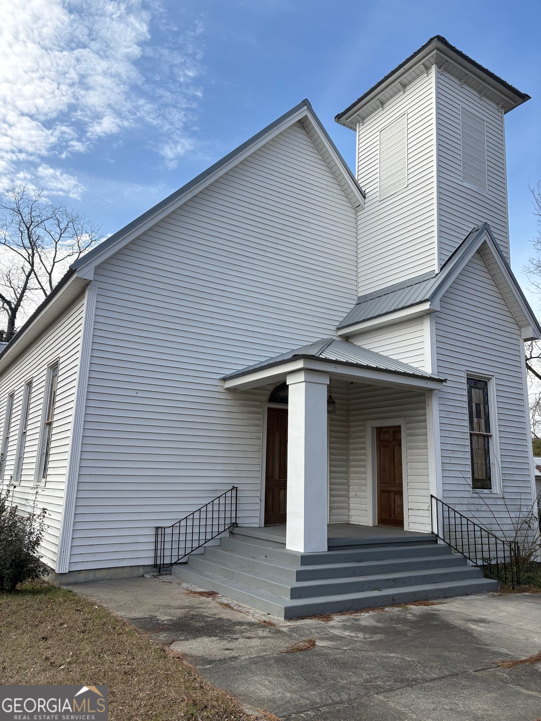 3 bedroom, 1 bathroom, 2,855 sq ft single family residence for sale at 65 Central Street, Rhine, GA 31077