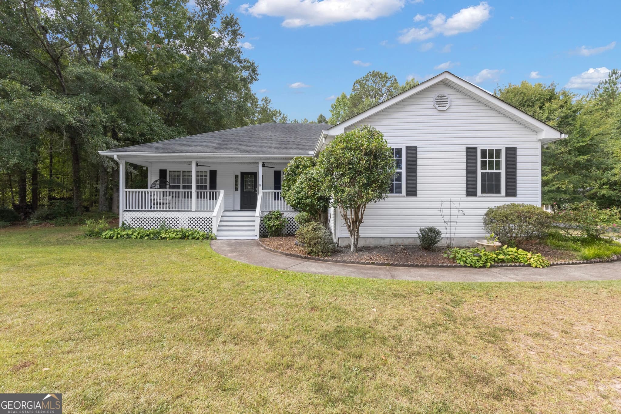 3 bedroom, 2 bathroom, 1,574 sq ft single family residence for sale at 8 Melba Court, Senoia, GA 30276 — photo 4