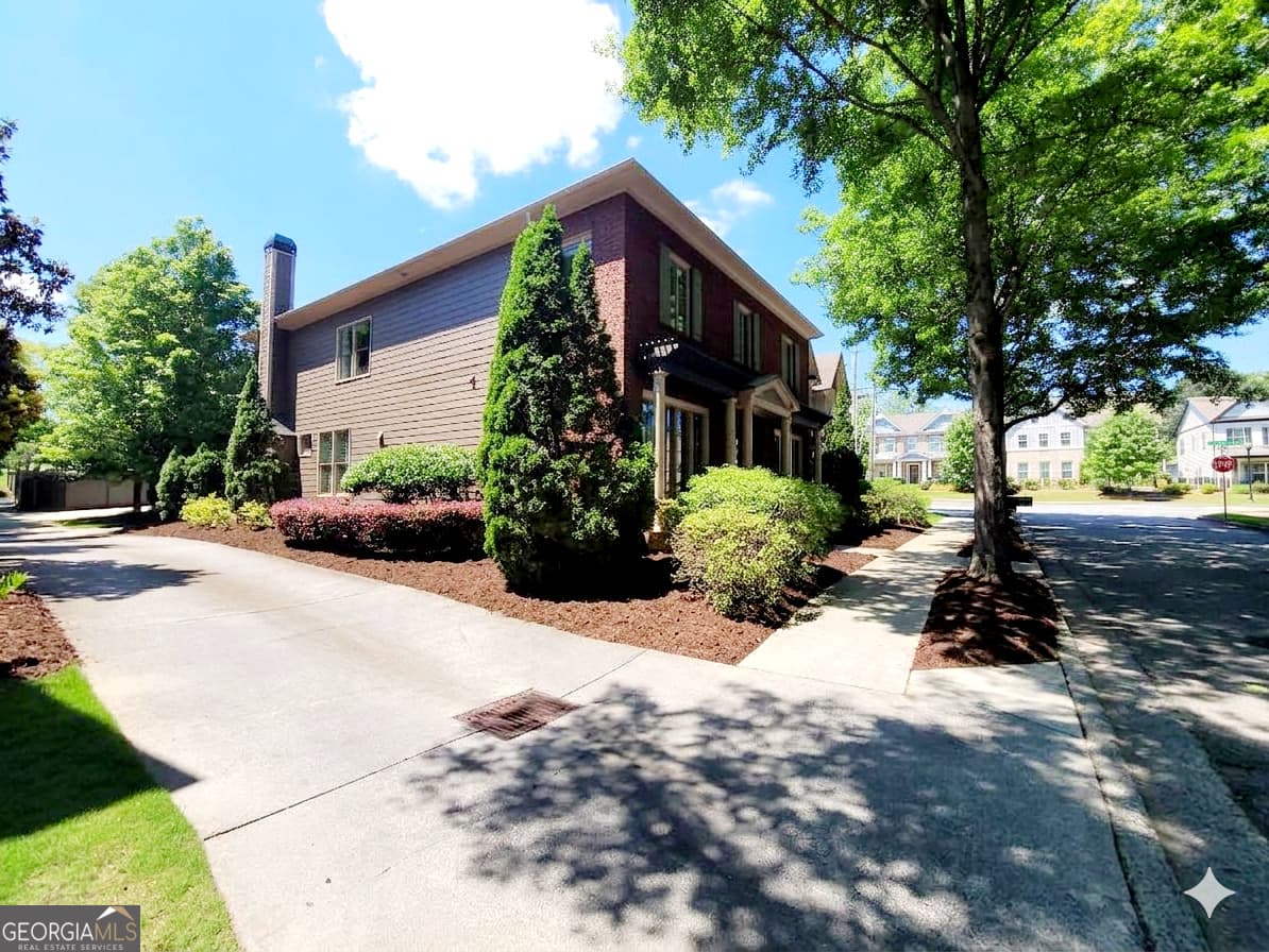 4 bedroom, 3.5 bathroom, 3,450 sq ft single family residence for sale at 602 Concord Lake Lane, Smyrna, GA 30082 — photo 2