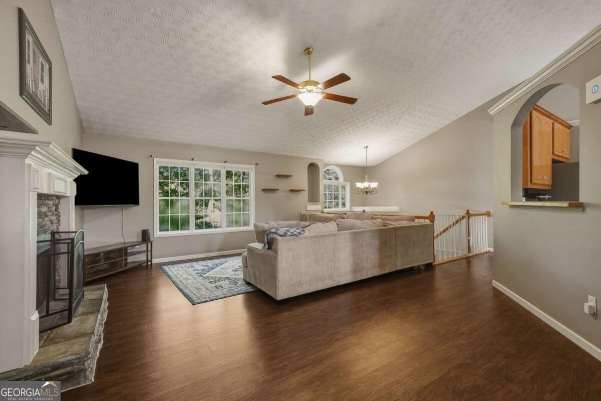 4 bedroom, 3 bathroom, 3,426 sq ft single family residence for sale at 141 Riverstone Way 205, Jasper, GA 30143 — photo 4