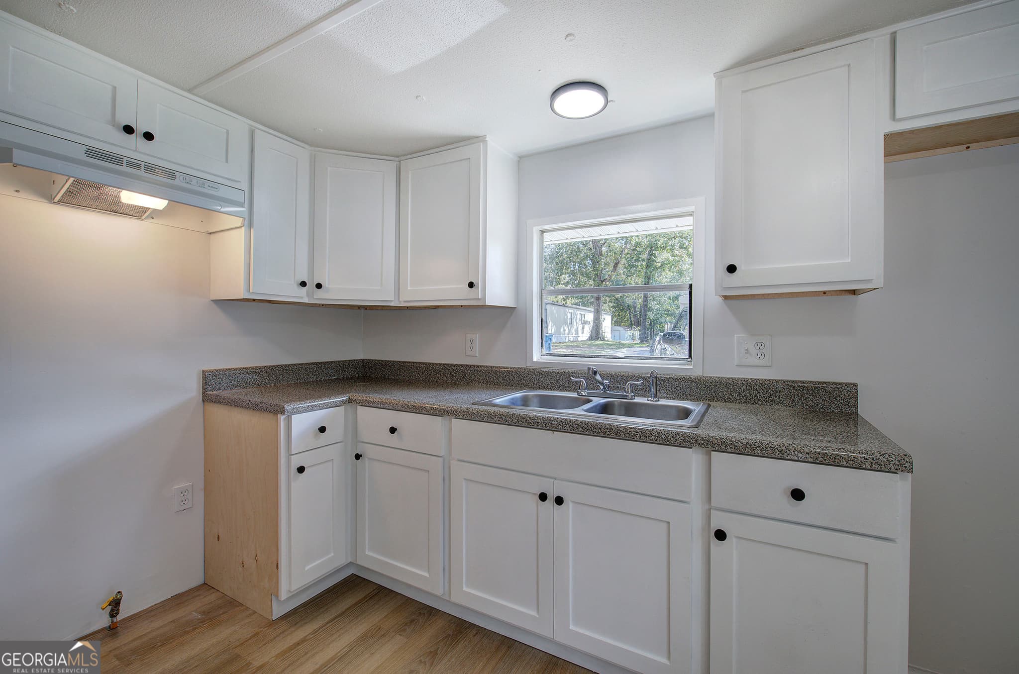 2 bedroom, 1 bathroom, 580 sq ft manufactured home,single family residence for sale at 127 Rising Fawn Trail, Rome, GA 30165 — photo 6