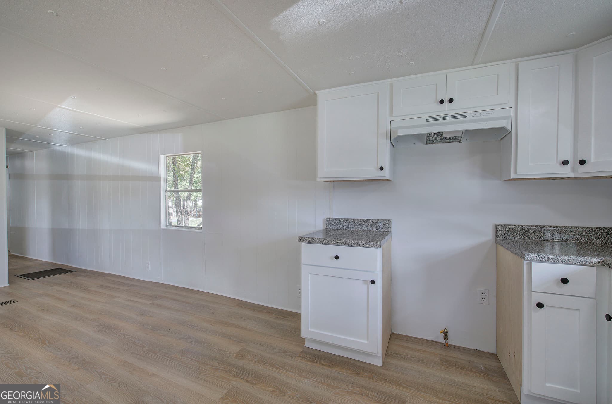 2 bedroom, 1 bathroom, 580 sq ft manufactured home,single family residence for sale at 127 Rising Fawn Trail, Rome, GA 30165 — photo 9