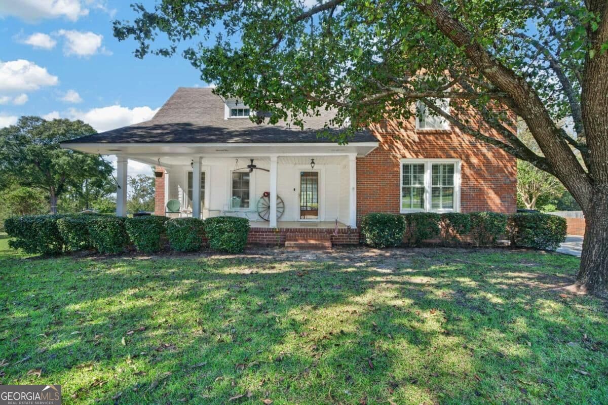 3 bedroom, 2 bathroom, 2,308 sq ft single family residence for sale at 149 E Main Street, Irwinton, GA 31042 — photo 2