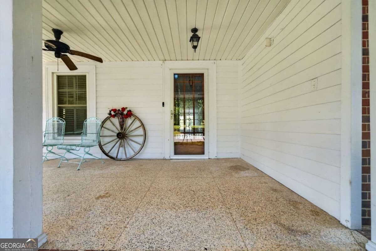 3 bedroom, 2 bathroom, 2,308 sq ft single family residence for sale at 149 E Main Street, Irwinton, GA 31042 — photo 7
