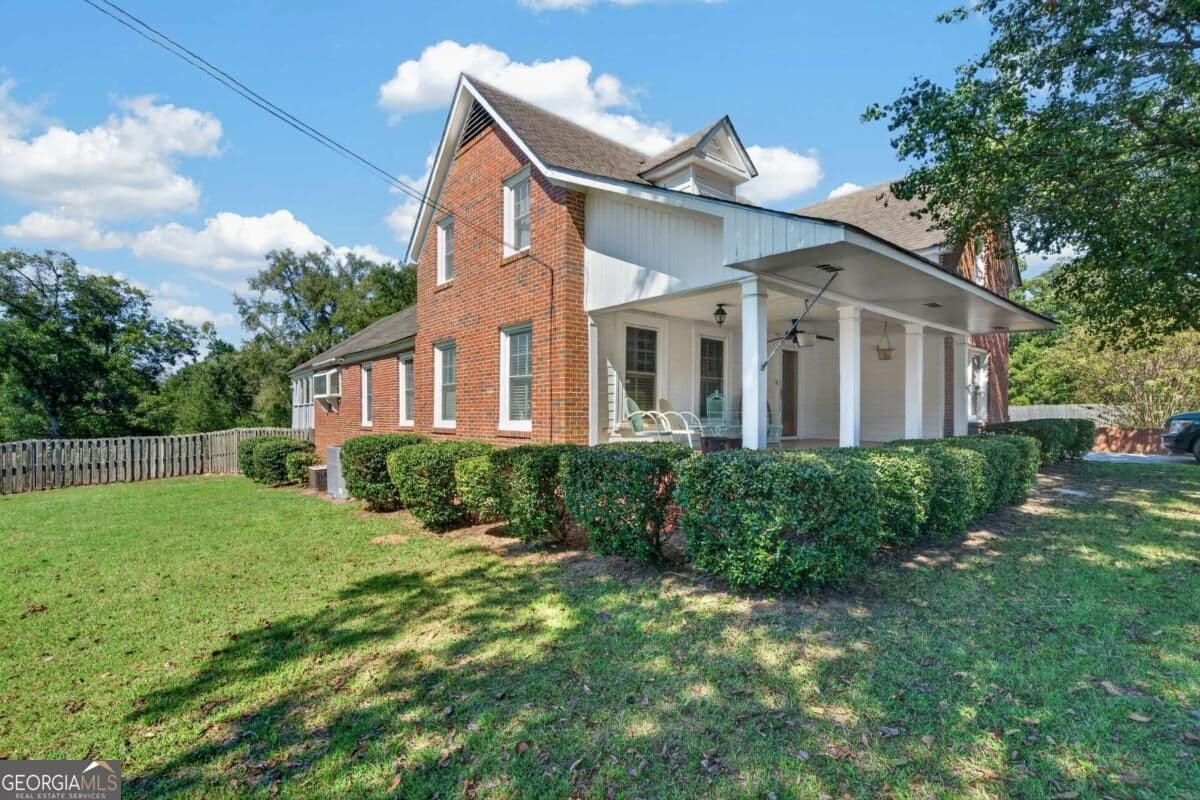 3 bedroom, 2 bathroom, 2,308 sq ft single family residence for sale at 149 E Main Street, Irwinton, GA 31042