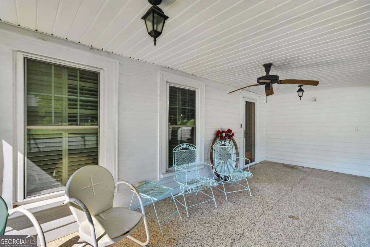 3 bedroom, 2 bathroom, 2,308 sq ft single family residence for sale at 149 E Main Street, Irwinton, GA 31042 — photo 5