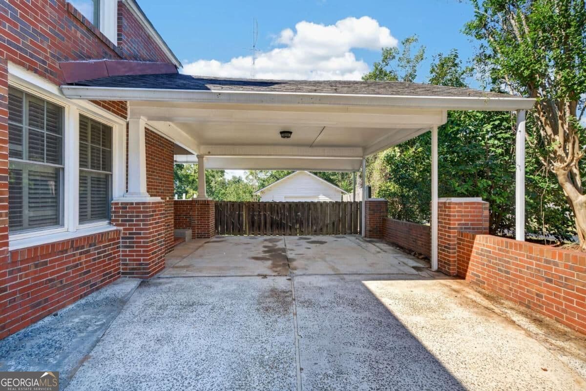 3 bedroom, 2 bathroom, 2,308 sq ft single family residence for sale at 149 E Main Street, Irwinton, GA 31042 — photo 9