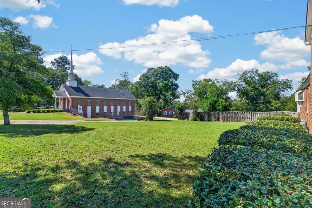 3 bedroom, 2 bathroom, 2,308 sq ft single family residence for sale at 149 E Main Street, Irwinton, GA 31042 — photo 8