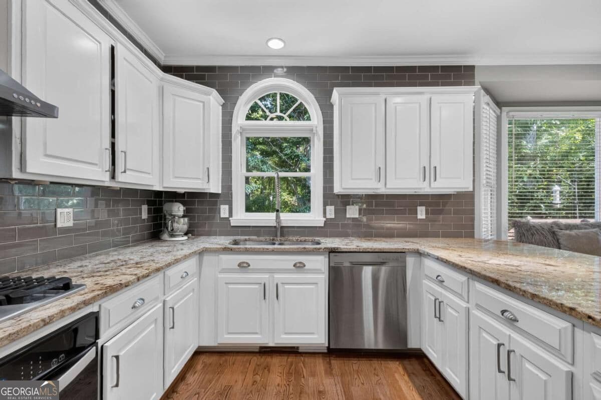5 bedroom, 3.5 bathroom, 4,452 sq ft single family residence for sale at 2540 Woodbrook Court, Lawrenceville, GA 30043 — photo 10