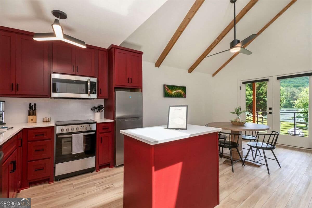 14 bedroom, 10 bathroom, 9,400 sq ft cabin,mixed use for sale at 834 Lower Bell Creek Road, Hiawassee, GA 30546 — photo 9