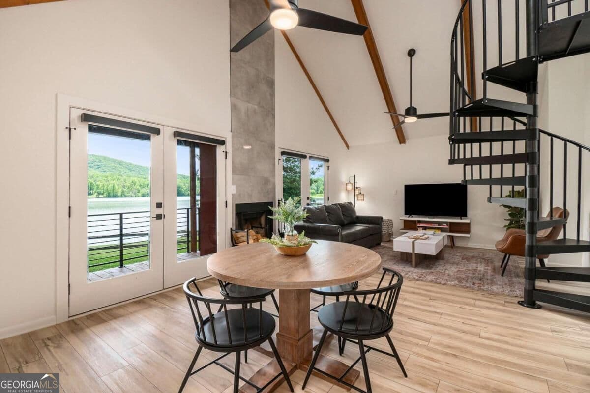 14 bedroom, 10 bathroom, 9,400 sq ft cabin,mixed use for sale at 834 Lower Bell Creek Road, Hiawassee, GA 30546 — photo 10