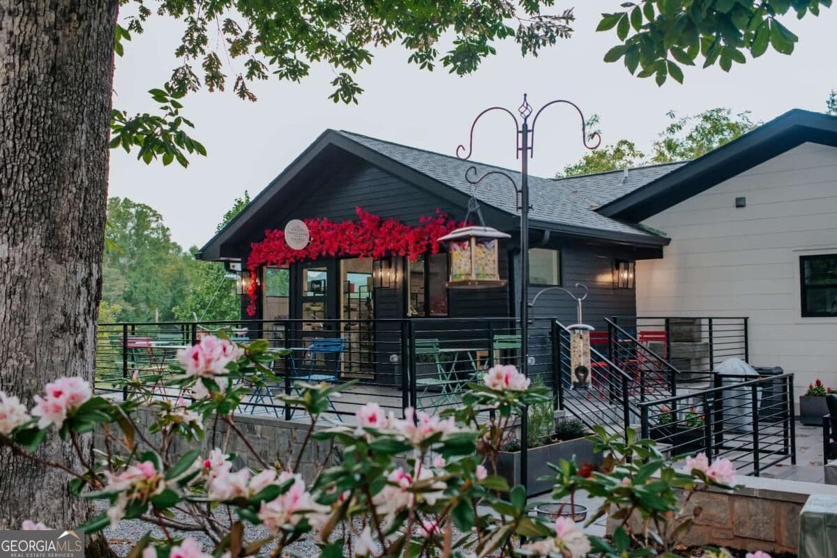 14 bedroom, 10 bathroom, 9,400 sq ft cabin,mixed use for sale at 834 Lower Bell Creek Road, Hiawassee, GA 30546 — photo 4