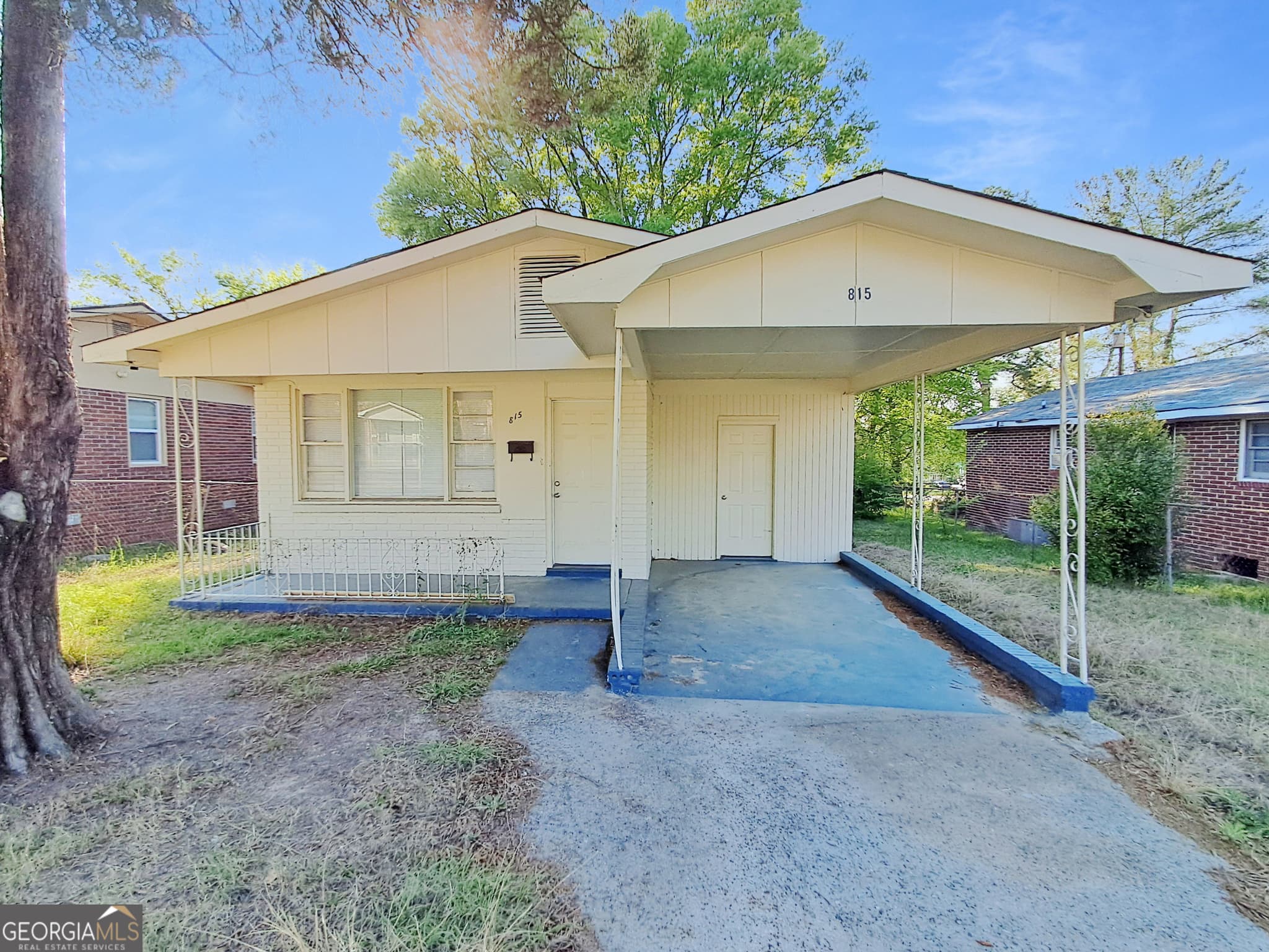 3 bedroom, 1 bathroom, 925 sq ft single family residence sold at 815 Edwards Avenue, Macon, GA 31204