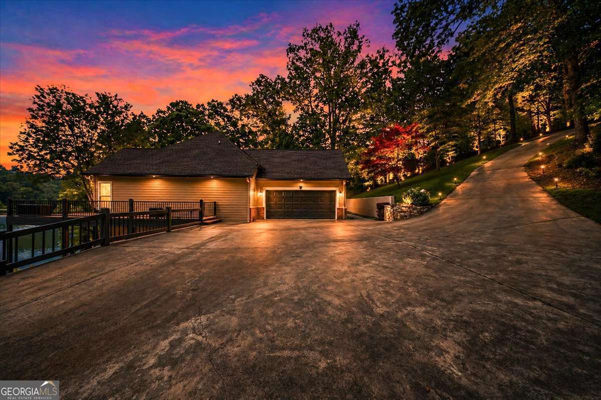 4 bedroom, 3.5 bathroom, 4,497 sq ft single family residence for sale at 3386 Small Woods Lane, Gainesville, GA 30506 — photo 6