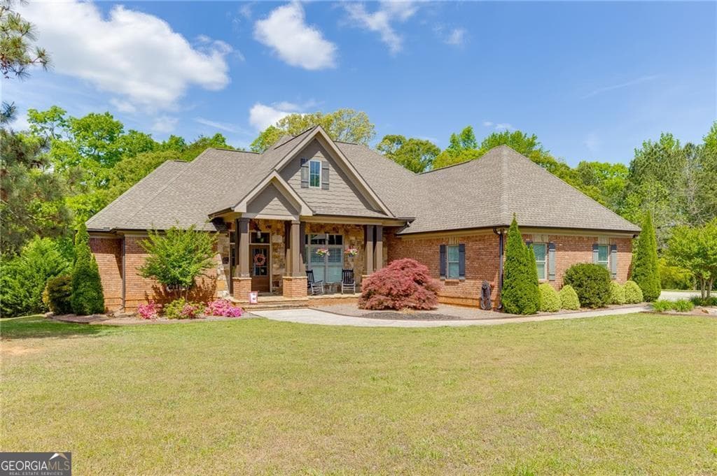 4 bedroom, 4.5 bathroom, 3,186 sq ft single family residence for sale at 436 Thunder Road, Buford, GA 30518 — photo 1 of 98