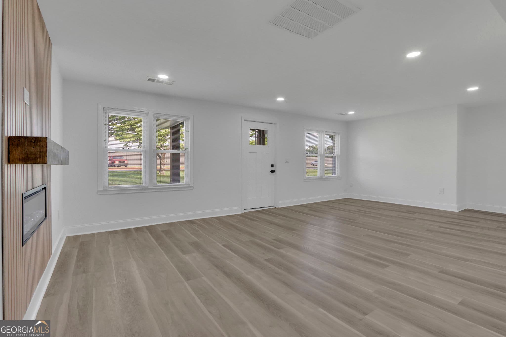 4 bedroom, 2 bathroom, 1,674 sq ft single family residence for sale at 123 Cowan Road, Covington, GA 30016 — photo 6
