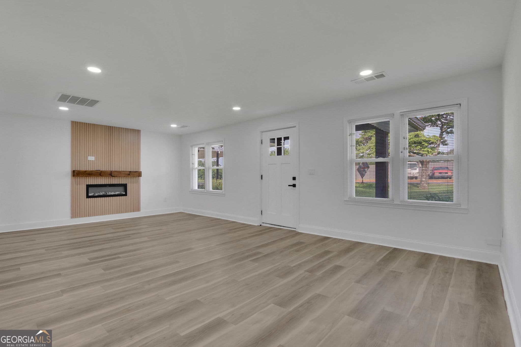 4 bedroom, 2 bathroom, 1,674 sq ft single family residence for sale at 123 Cowan Road, Covington, GA 30016 — photo 5