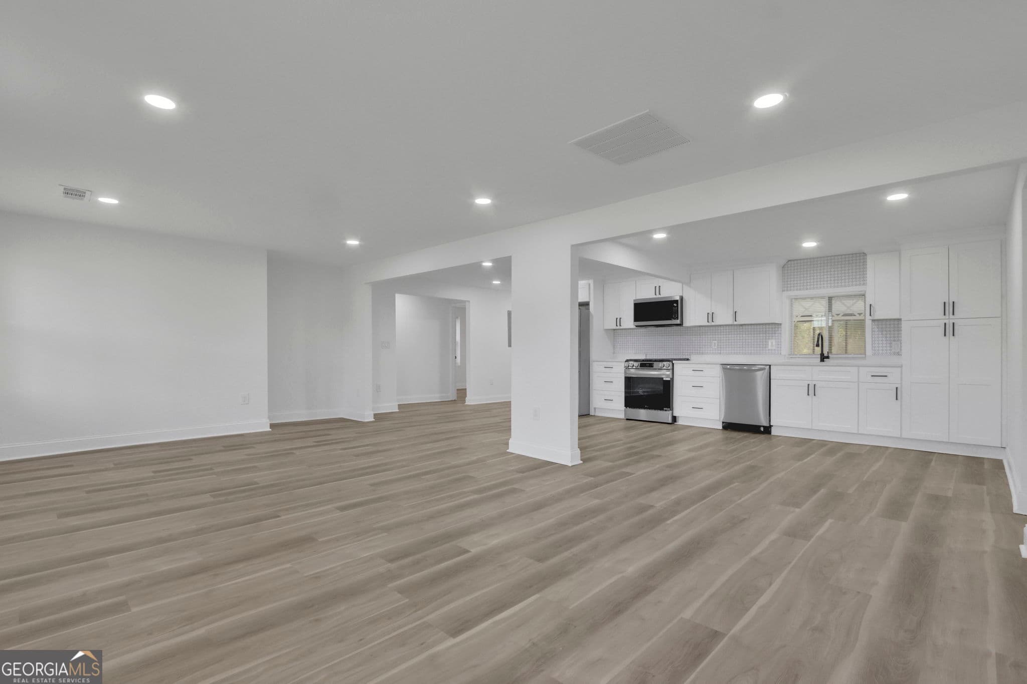 4 bedroom, 2 bathroom, 1,674 sq ft single family residence for sale at 123 Cowan Road, Covington, GA 30016 — photo 8
