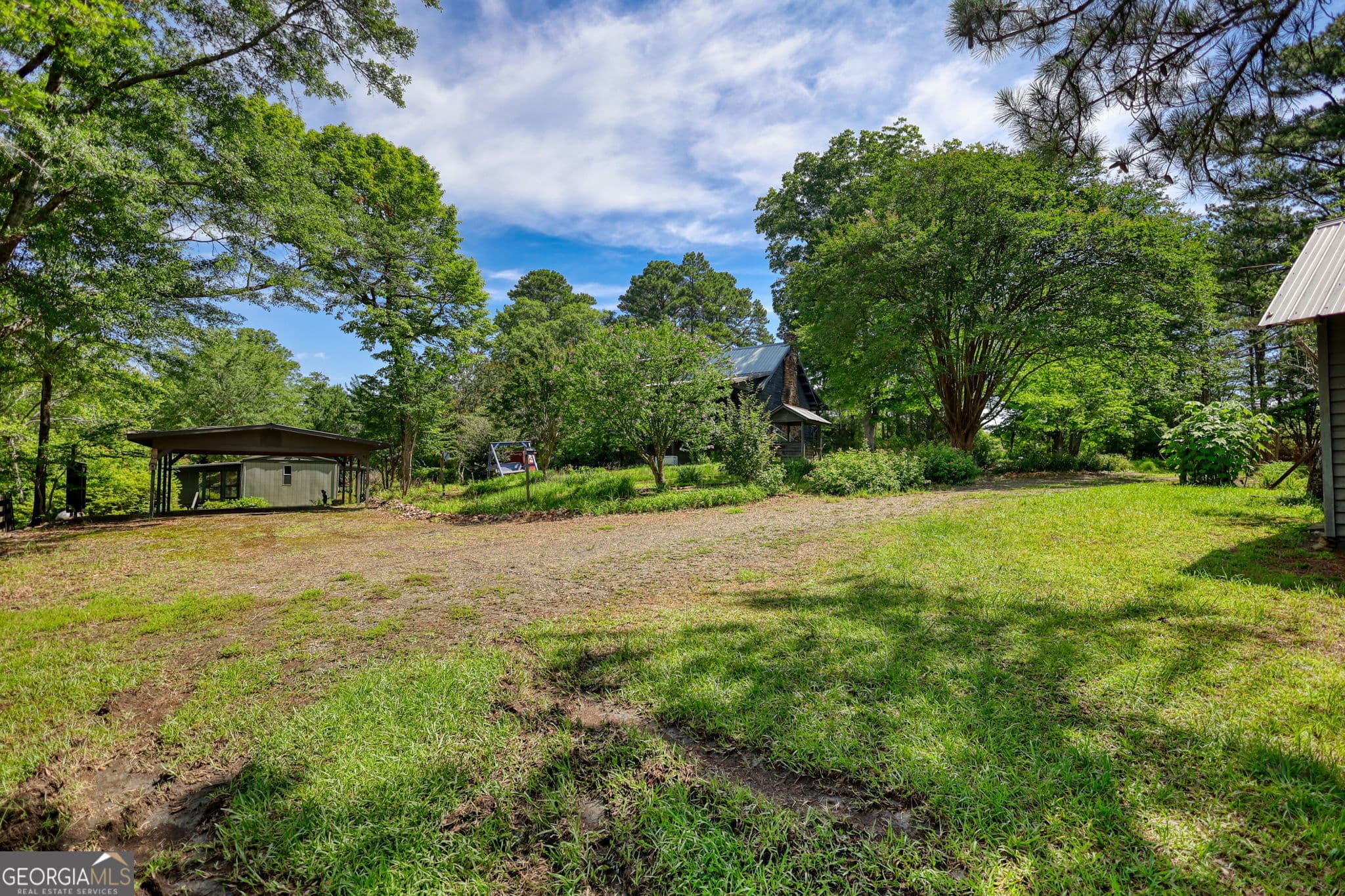 3 bedroom, 3 bathroom, 2,700 sq ft cabin,single family residence for sale at 2665 Macedonia Road, Franklin, GA 30217 — photo 10