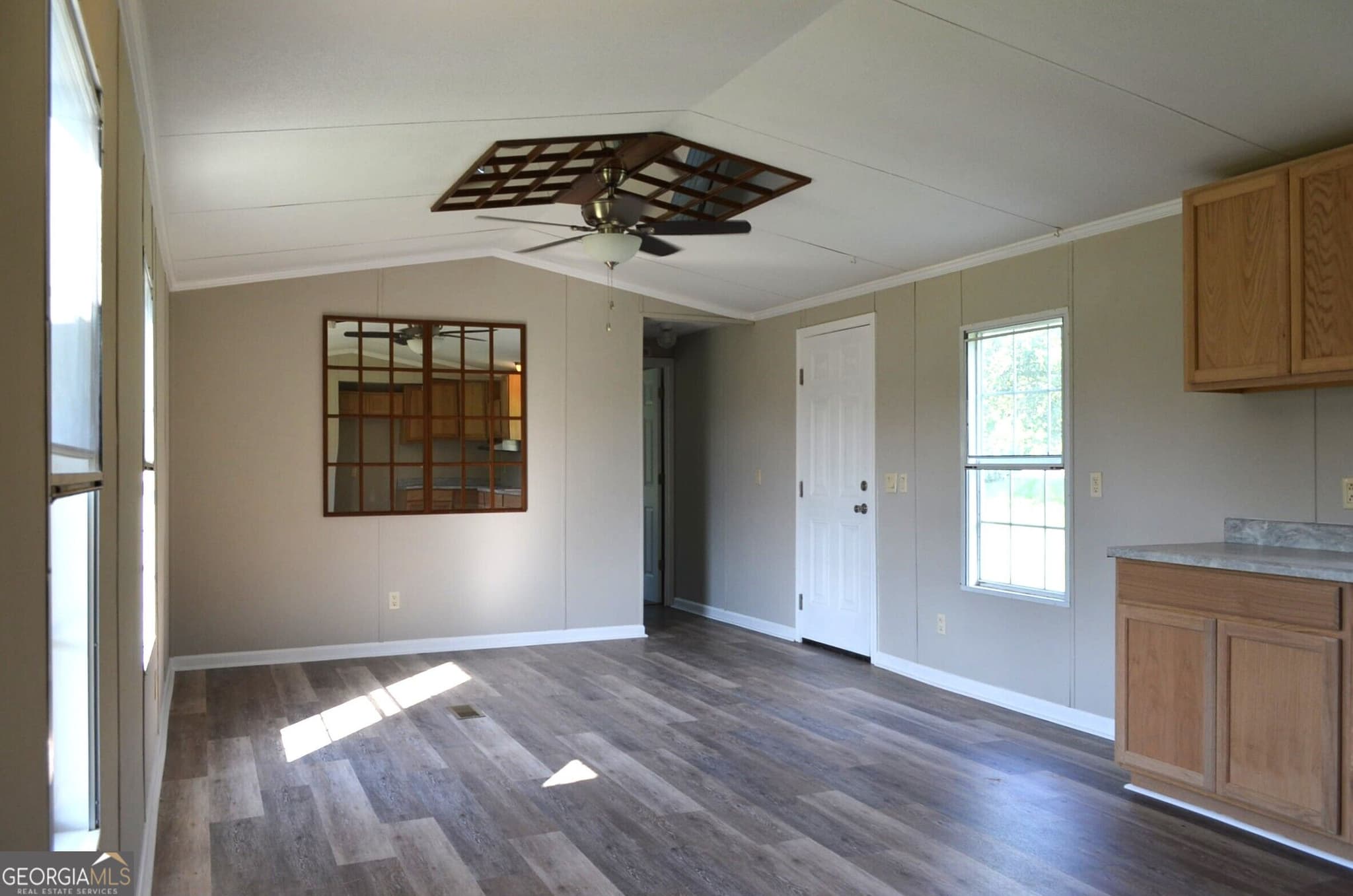 2 bedroom, 2 bathroom, 784 sq ft manufactured home,single family residence for sale at 1805 Jordan Road, Byron, GA 31008 — photo 2