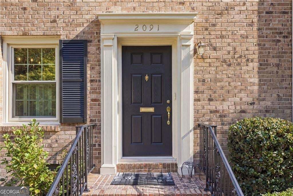 2 bedroom, 2.5 bathroom, 2,352 sq ft condominium for sale at 2091 Bohler Road, Atlanta, GA 30318 — photo 3