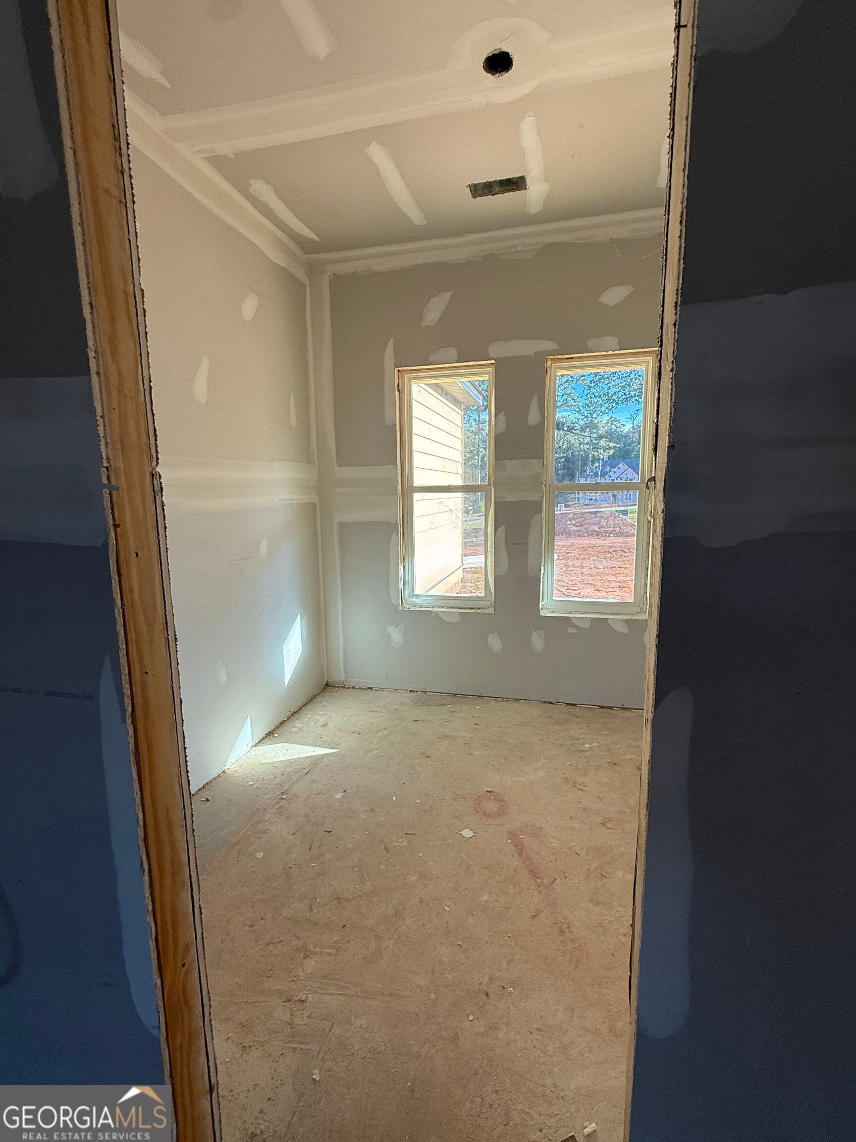 4 bedroom, 3 bathroom, 2,550 sq ft single family residence for sale at LOT 3 Lake Point Drive, Williamson, GA 30292 — photo 9