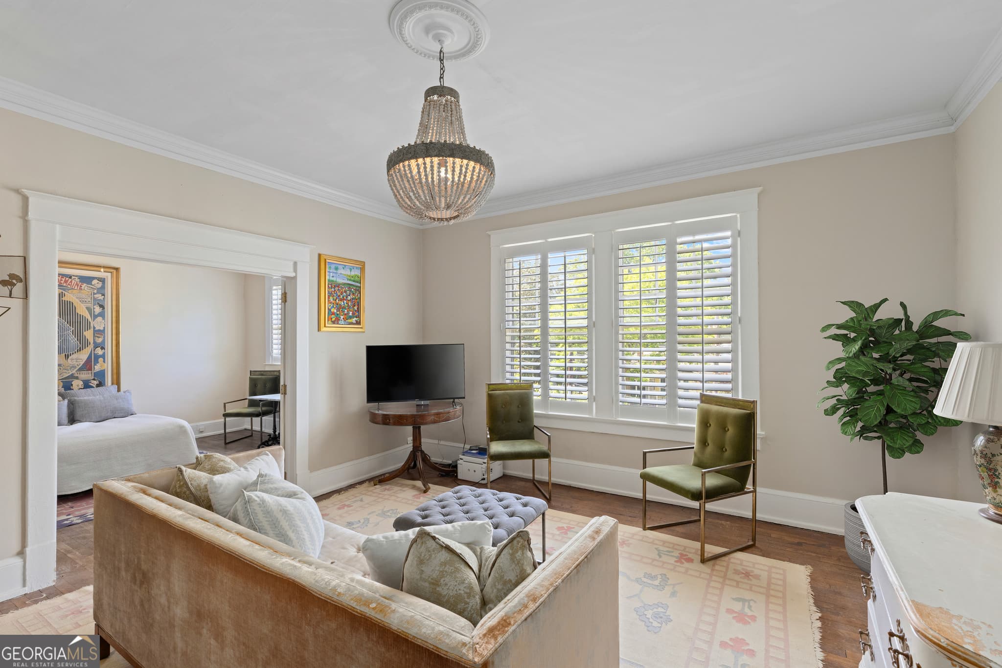 2 bedroom, 1 bathroom, 1,050 sq ft condominium for sale at 7 Park Lane APT J, Atlanta, GA 30309 — photo 1 of 40