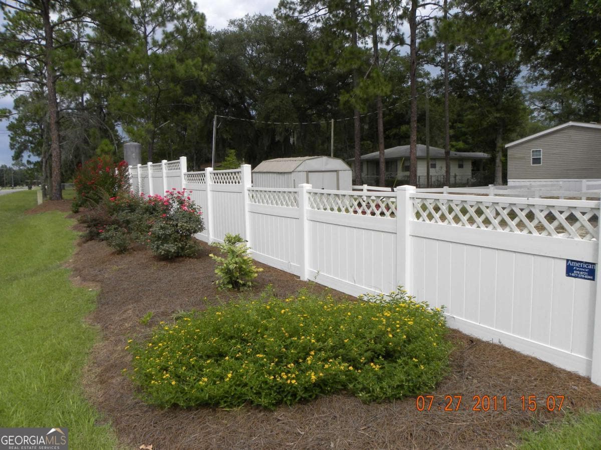 multi family for sale at 3470 SE Arnold Drive, Allenhurst, GA 31301 — photo 2