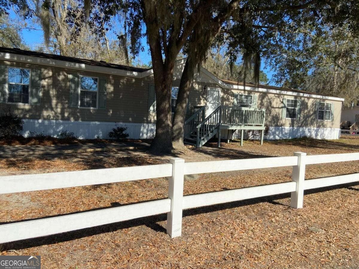 multi family for sale at 3470 SE Arnold Drive, Allenhurst, GA 31301 — photo 4