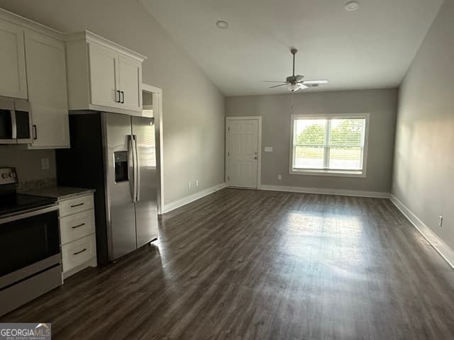 2 bedroom, 2 bathroom, 1,020 sq ft duplex for rent at 2453 Memorial Road, Bowersville, GA 30516 for $1,350 a month — photo 6