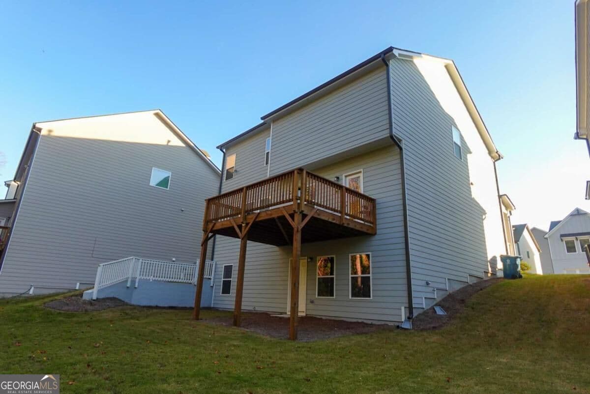 5 bedroom, 3 bathroom, 2,290 sq ft single family residence for sale at 573 Auburn Crossing Drive, Auburn, GA 30011 — photo 8