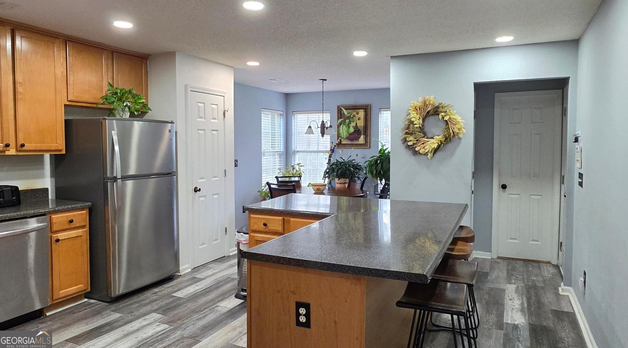 3 bedroom, 2.5 bathroom, 1,871 sq ft single family residence for sale at 5749 Village Loop, Fairburn, GA 30213 — photo 6