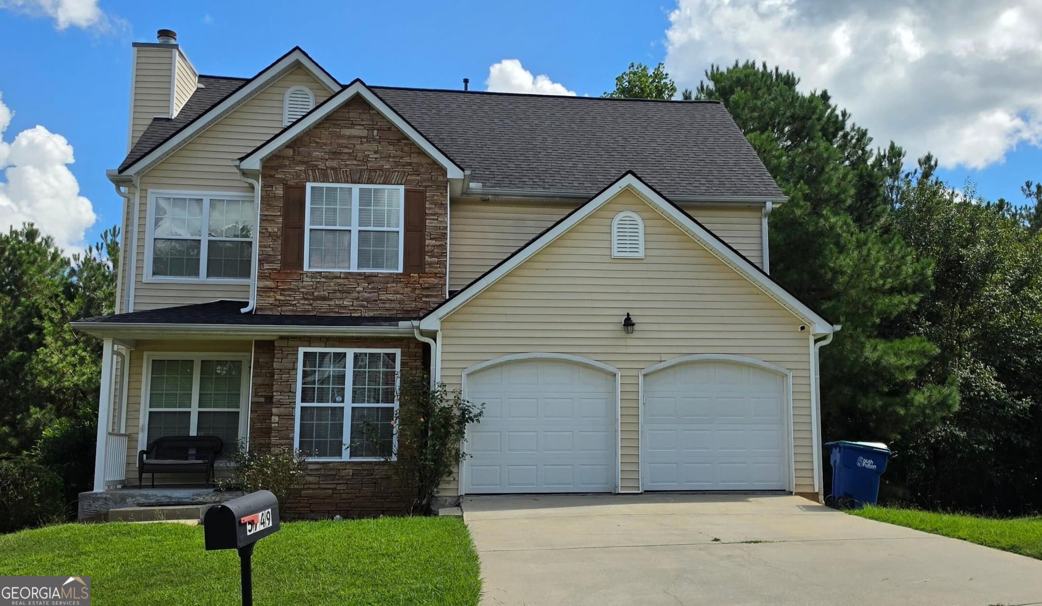 3 bedroom, 2.5 bathroom, 1,871 sq ft single family residence for sale at 5749 Village Loop, Fairburn, GA 30213 — photo 1 of 11