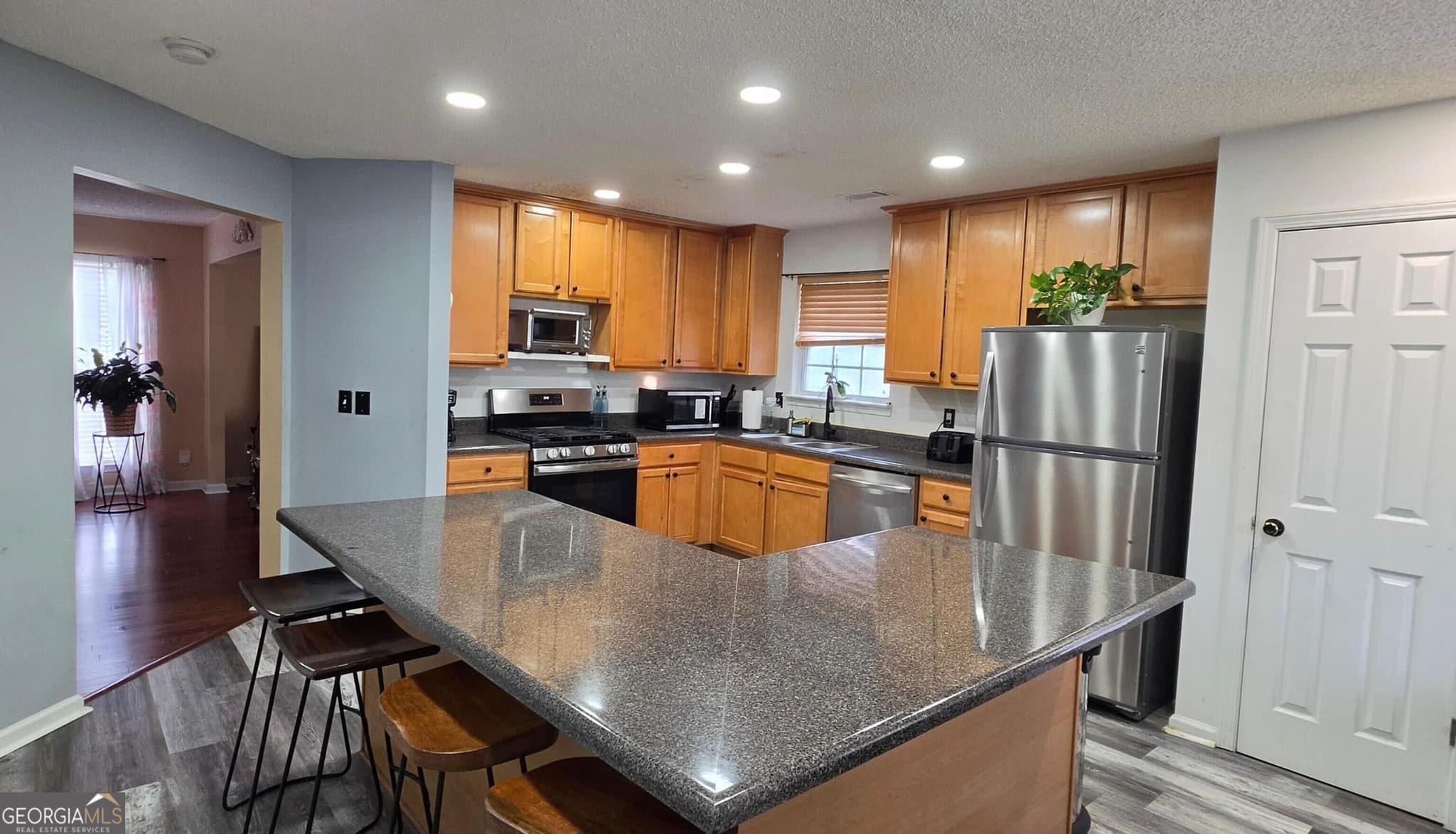 3 bedroom, 2.5 bathroom, 1,871 sq ft single family residence for sale at 5749 Village Loop, Fairburn, GA 30213 — photo 5