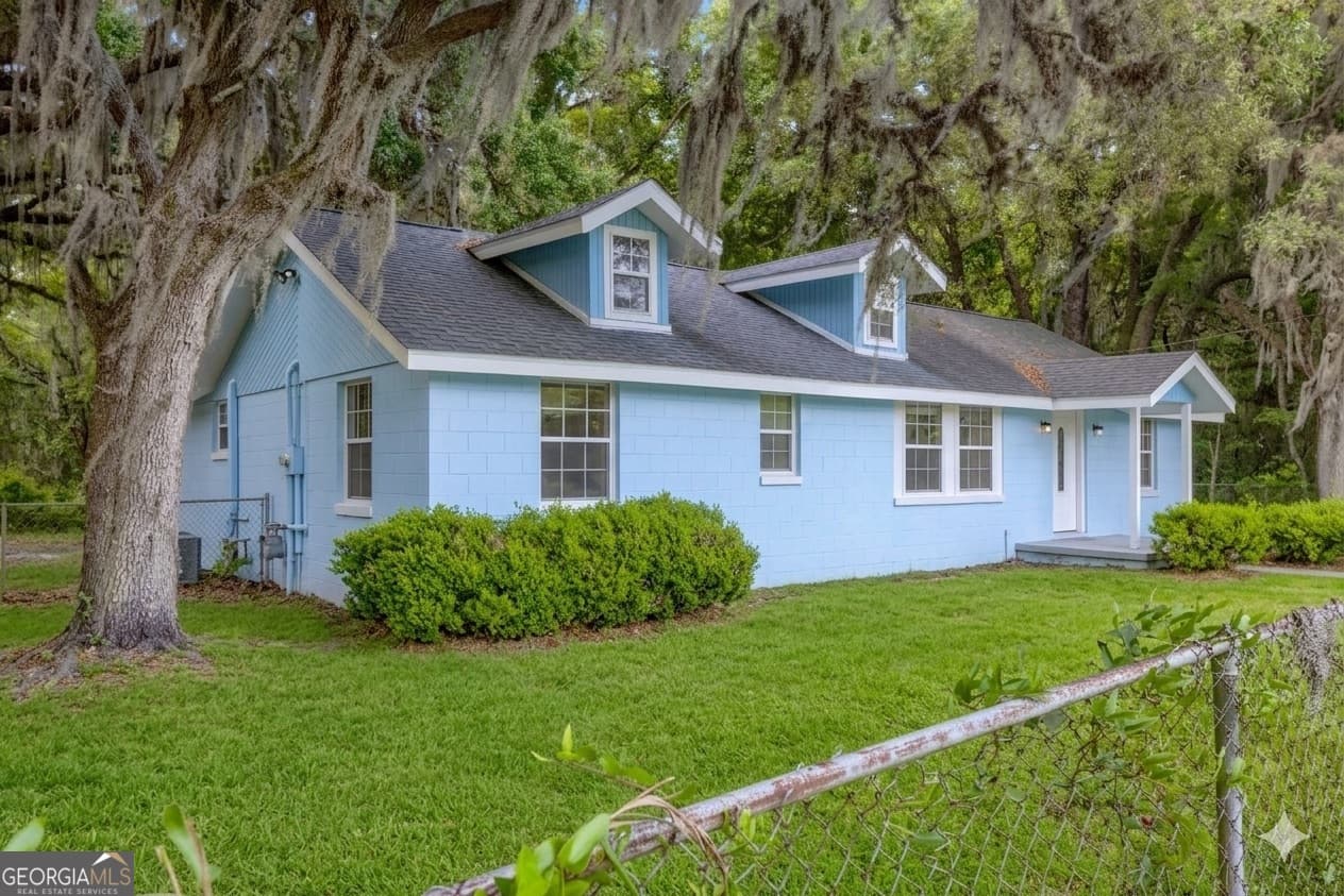 3 bedroom, 1.5 bathroom, 963 sq ft single family residence sold at 1368 Point Peter Road, St. Marys, GA 31558