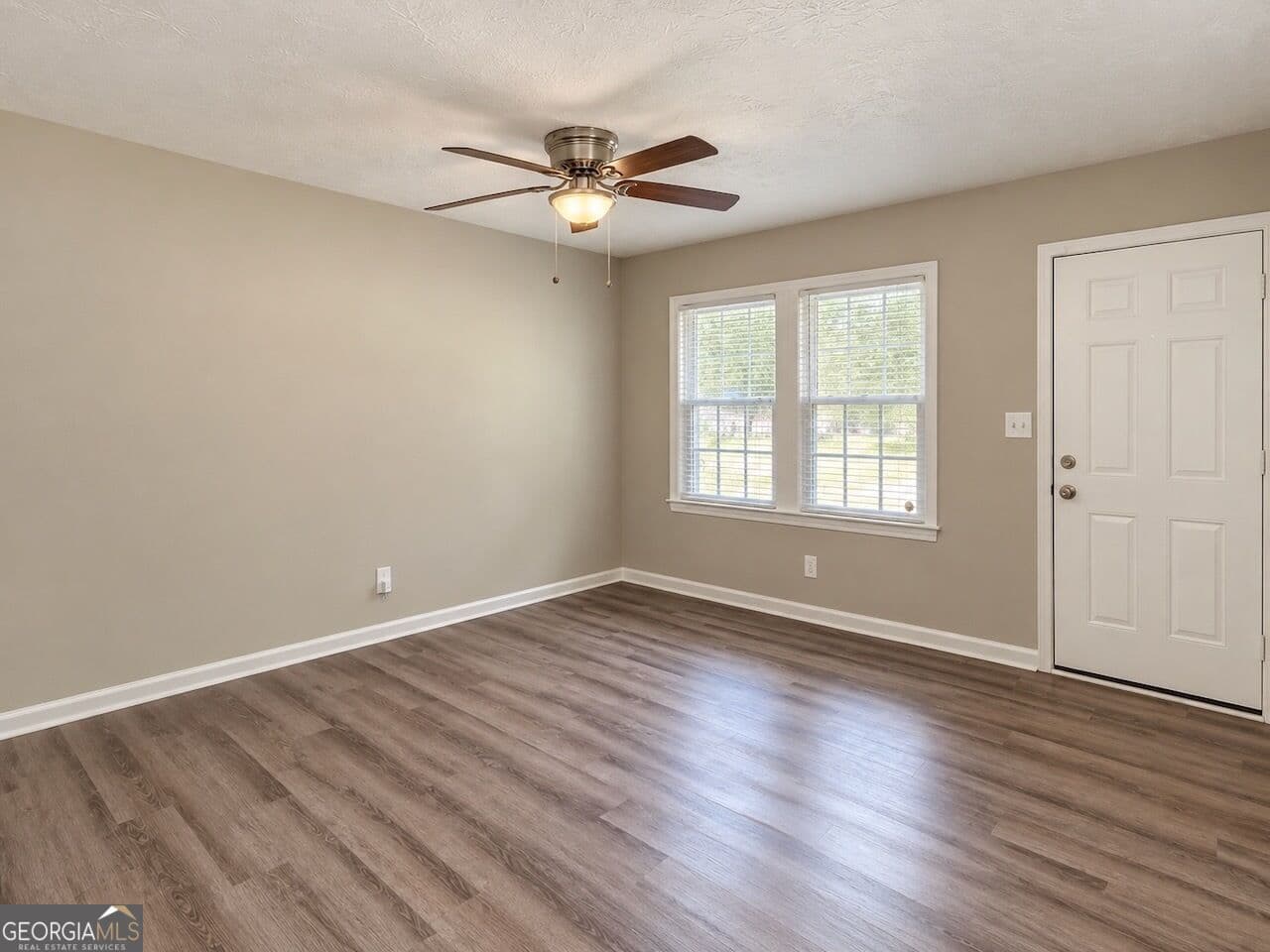 4 bedroom, 1.5 bathroom, 1,692 sq ft single family residence for sale at 119 Sir Lancelot Drive, Lagrange, GA 30241 — photo 3