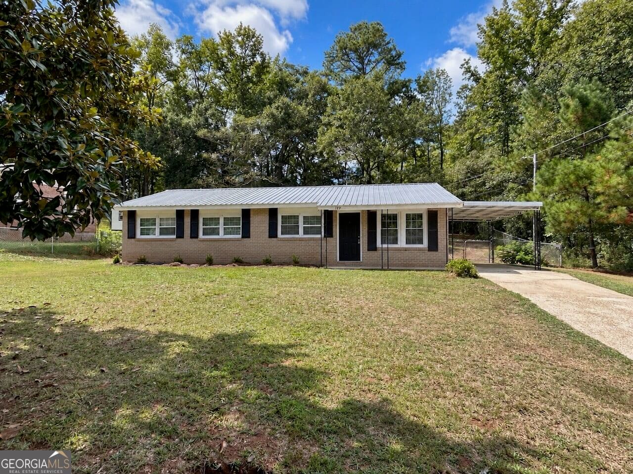 4 bedroom, 1.5 bathroom, 1,692 sq ft single family residence for sale at 119 Sir Lancelot Drive, Lagrange, GA 30241 — photo 1 of 18