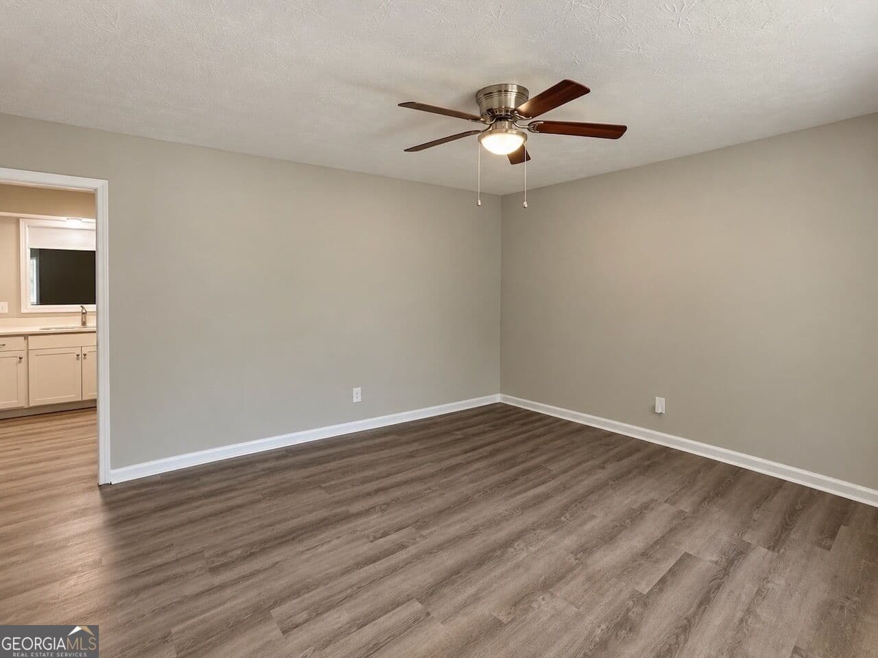 4 bedroom, 1.5 bathroom, 1,692 sq ft single family residence for sale at 119 Sir Lancelot Drive, Lagrange, GA 30241 — photo 5